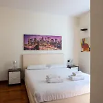 Апартаменты Via Dei Fabbri Michelangelo - Walk To Cattolica & Duomo - Navigli 5 Min Милан